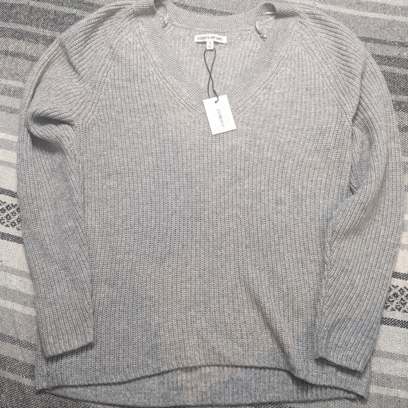 Elizabeth and James Sweaters - NWT Grey Elizabeth and James Sweater Medium